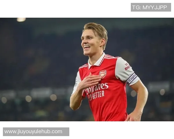 厄德高回顾与挪威队的艰难时刻强调关键战役中队友支持的重要性