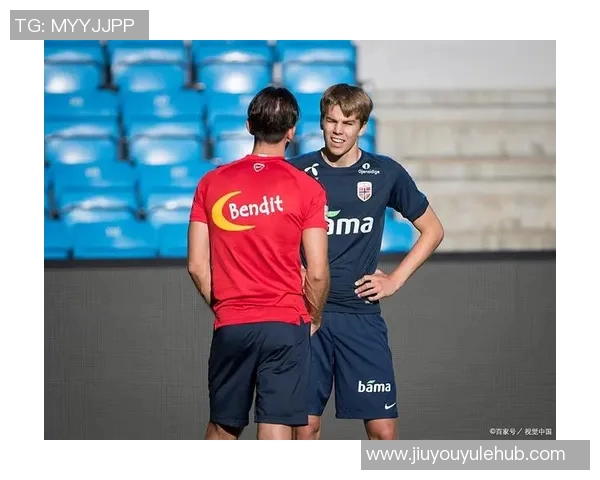 米兰计划明夏免签37岁莱万伊布力荐希望重现吉鲁成功案例